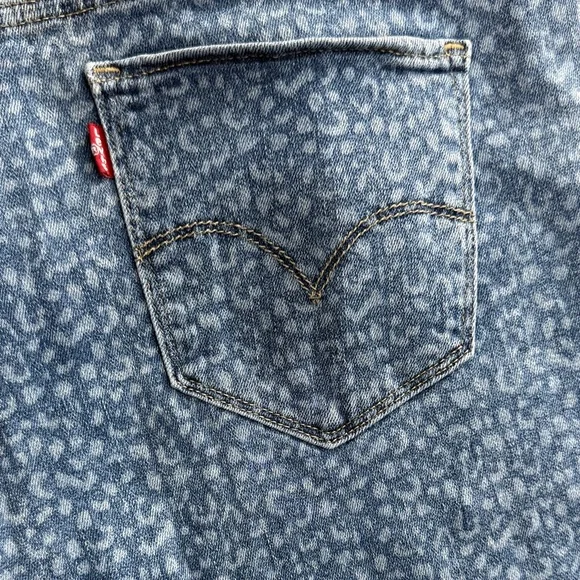 Levi’s 711 Skinny Women's Blue Jeans with Cheetah Print - Picture 6 of 8